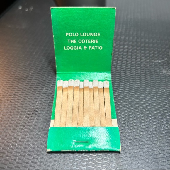 Beverly Hills Hotel Vintage Matchbooks ( 1 never struck) and a free 2nd one used - Picture 16 of 16